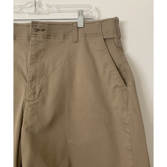 Lee Mens Extreme Motion Shorts Performance Series Khaki Tan Sz 36 Flex Waistband - Picture 6 of 9